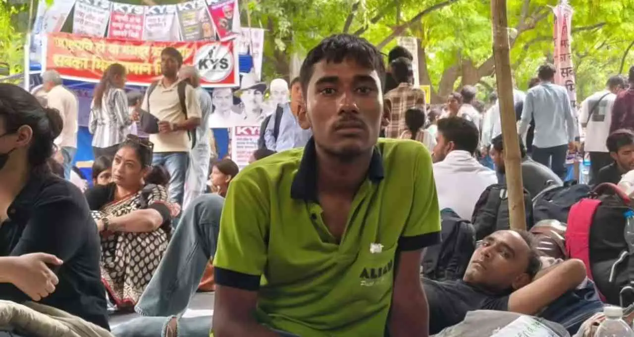 Delhi Protest में NEET छात्र का छलका दर्द, कहा- साइंटिस्ट बनने का सपना अधूरा रह गया
