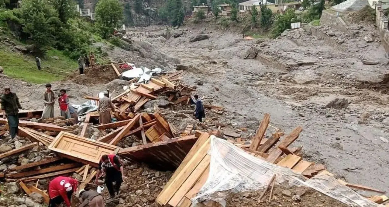 अफगानिस्तान में भीषण बाढ़ का कहर: कम से कम 20 लोगों की मौत, 100 से अधिक लापता; नूरिस्तान में भारी तबाही